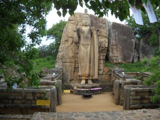 img/gallery/Aukana - preserved ancient statue/DSCN1274-thumb.jpg